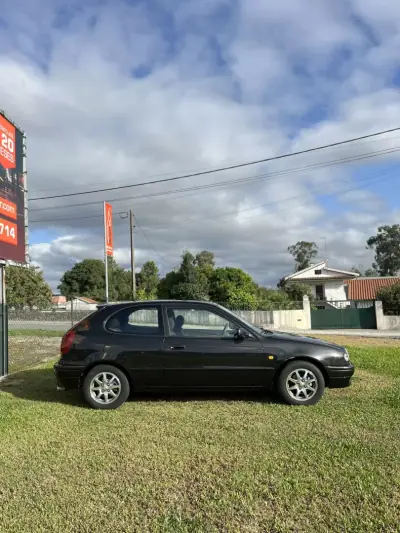 Toyota Corolla 2000 - 3000 EUR, 370000 km - 370000km - foto 4 de 11