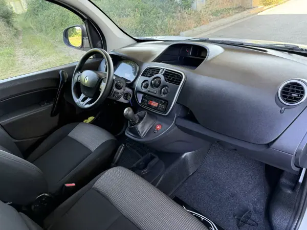 Renault Kangoo 2020 - 10560 EUR, 163000 km - AUTO.MOTO.pt - 163000km - foto 19 de 21
