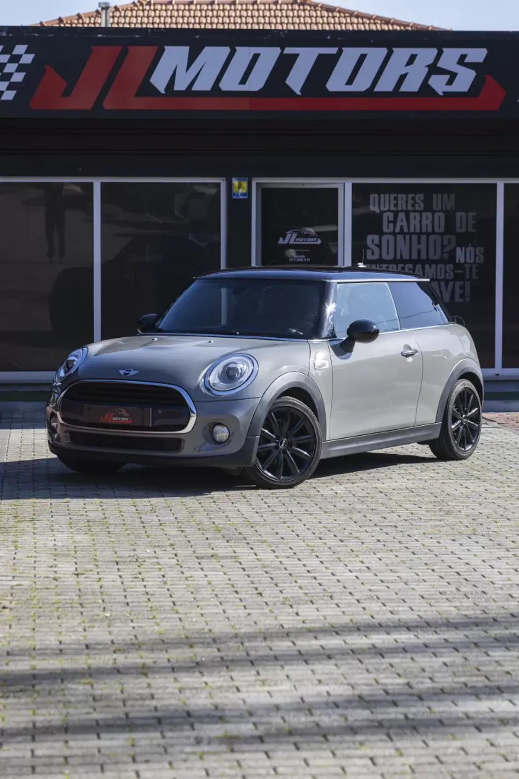 MINI 3 Portas 2017 - 13900 EUR, 237412 km - AUTO.MOTO.pt - 237412km - foto 1 de 32