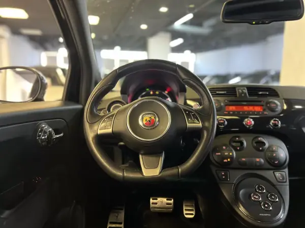 Abarth 500 2016 - 15990 EUR, 90000 km - AUTO.MOTO.pt - 90000km - foto 36 de 48