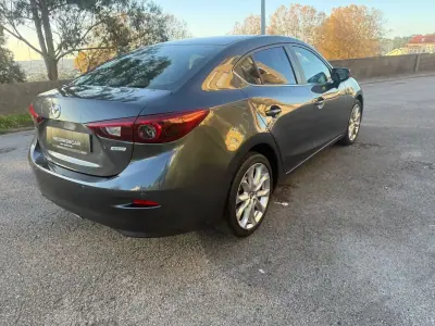 Mazda 3 2016 - 9800 EUR, 223000 km - AUTO.MOTO.pt - 223000km - foto 4 de 29