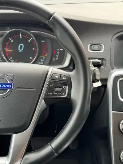 Volvo V60 2014 - 12950 EUR, 130000 km - 130000km - foto 20 de 27