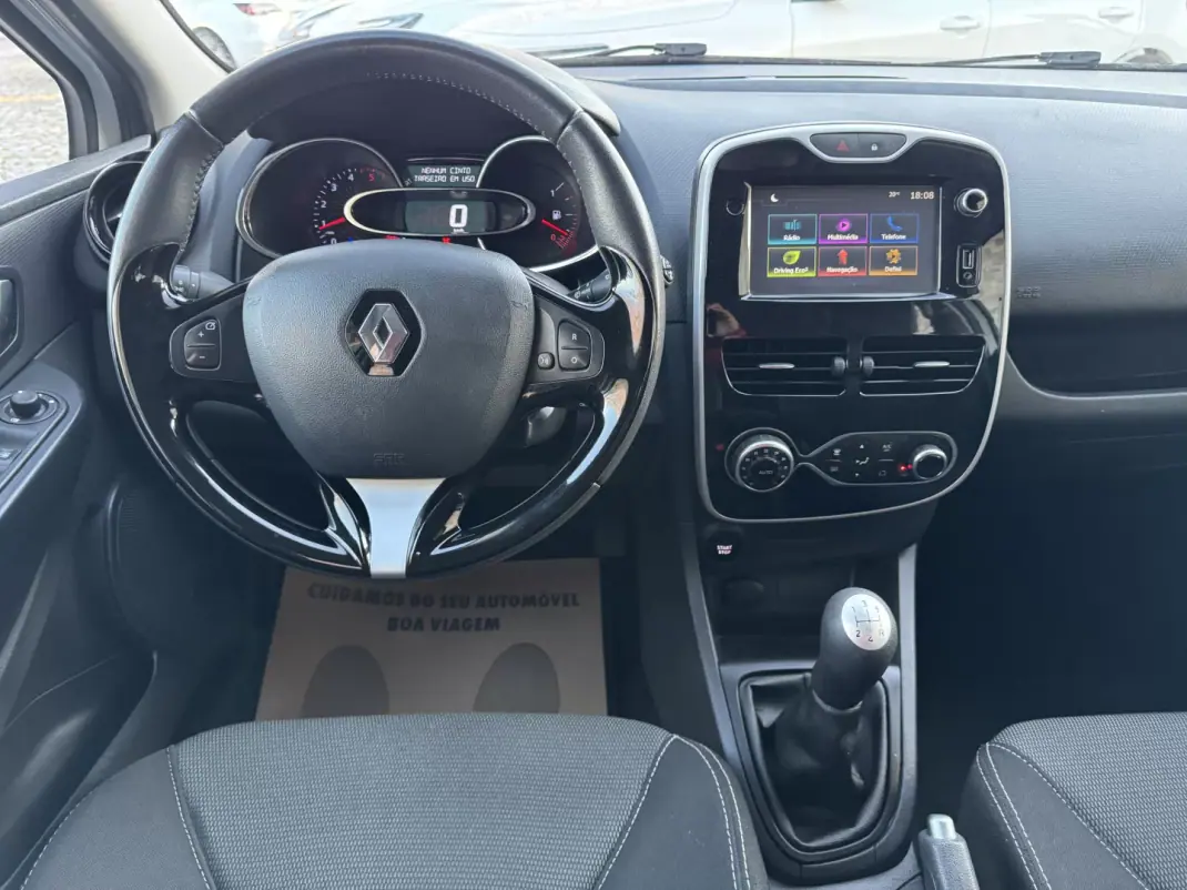 Renault Clio Sport Tourer 2016 - 10500 EUR, 138000 km - AUTO.MOTO.pt - 138000km - foto 9 de 37