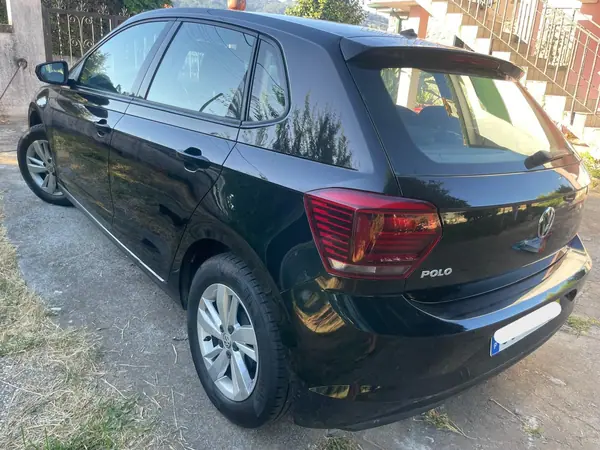 Volkswagen Polo 2018 - 10000 EUR, 175000 km - AUTO.MOTO.pt - 175000km - foto 10 de 13