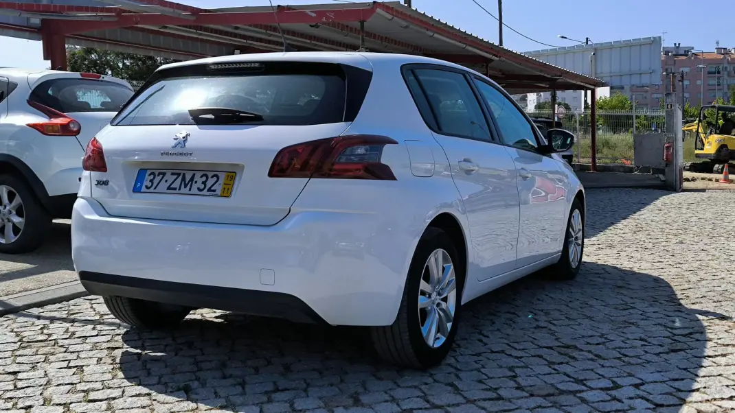 Peugeot 308 2019 - 11950 EUR, 90617 km - AUTO.MOTO.pt - 90617km - foto 5 de 9