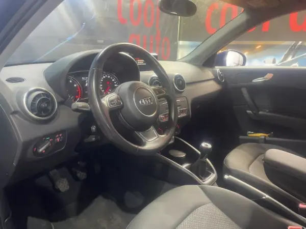 Audi A1 Sportback 2018 - 15750 EUR, 80000 km - AUTO.MOTO.pt - 80000km - foto 32 de 48