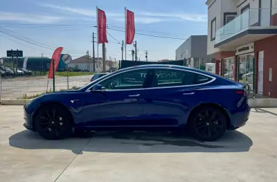 Tesla Model 3 2019 - 25030 EUR, 171000 km - AUTO.MOTO.pt - 171000km - foto 17 de 22
