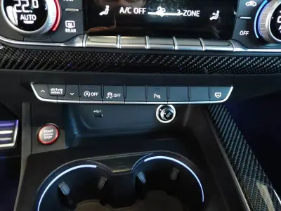 Audi RS5 2018 - 56000 EUR, 142000 km - AUTO.MOTO.pt - 142000km - foto 35 de 49