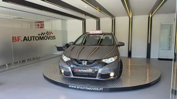 Honda Civic Tourer 2014 - 10750 EUR, 193536 km - AUTO.MOTO.pt - 193536km - foto 11 de 57