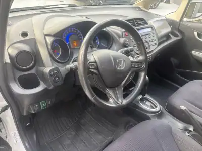 Honda Jazz 2012 - 10900 EUR, 108166 km - AUTO.MOTO.pt - 108166km - foto 3 de 7