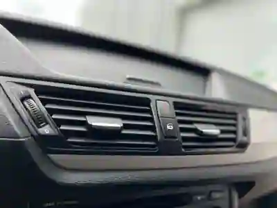 BMW X1 2014 - 13500 EUR, 208000 km - AUTO.MOTO.pt - 208000km - foto 12 de 17