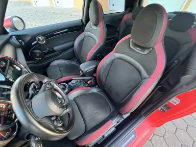 MINI John Cooper Works 2017 - 24965 EUR, 126000 km - AUTO.MOTO.pt - 126000km - foto 18 de 61