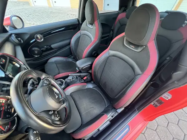 MINI John Cooper Works 2017 - 24965 EUR, 126000 km - AUTO.MOTO.pt - 126000km - foto 18 de 61