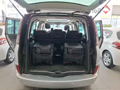 Renault Grand Espace 2006 - 5490 EUR, 260000 km - AUTO.MOTO.pt - 260000km - foto 4 de 10