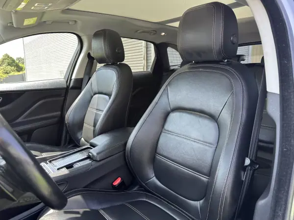 Jaguar F-Pace 2018 - 22500 EUR, 146000 km - AUTO.MOTO.pt - 146000km - foto 31 de 69