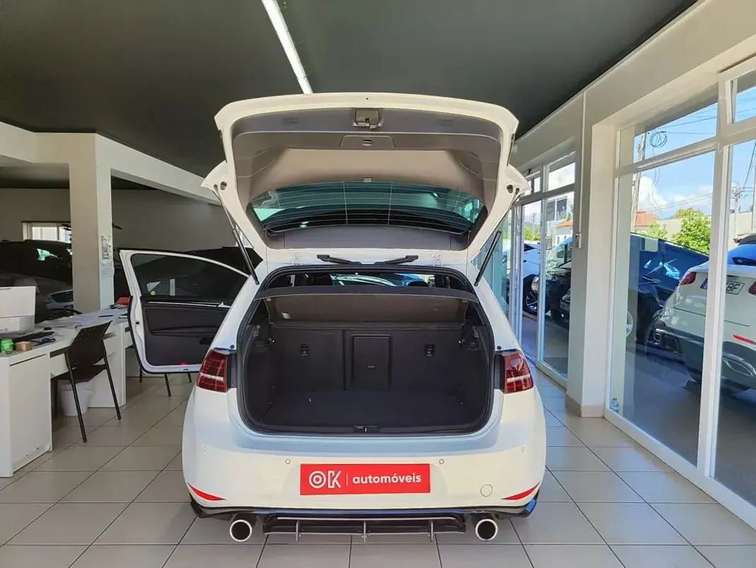 Volkswagen Golf 2017 - 30750 EUR, 76500 km - AUTO.MOTO.pt - 76500km - foto 15 de 35