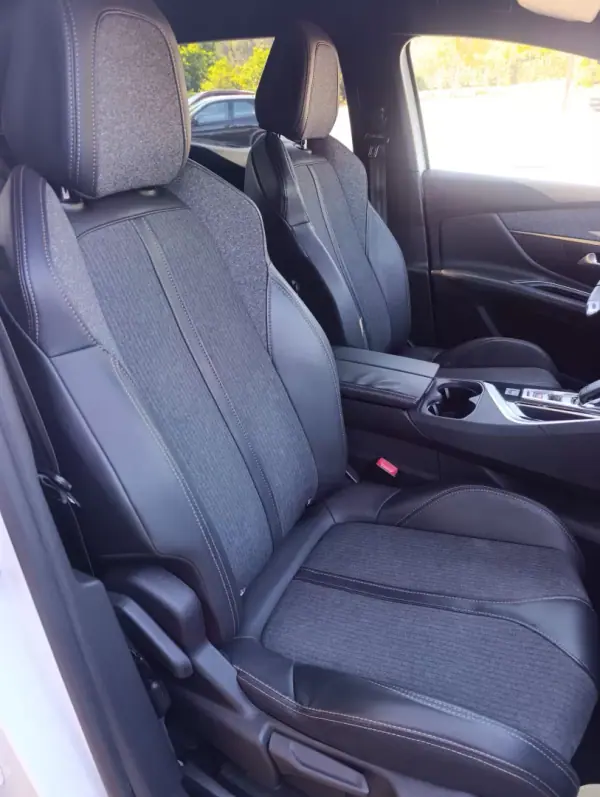 Peugeot 3008 2017 - 17250 EUR, 150000 km - AUTO.MOTO.pt - 150000km - foto 15 de 17