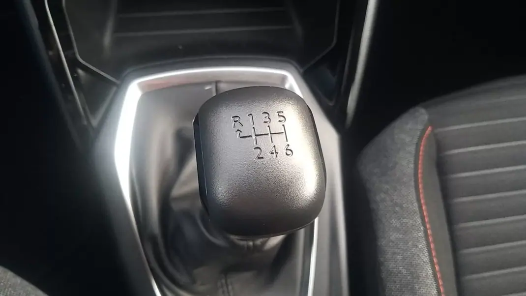 Peugeot 2008 2023 - 18250 EUR, 30000 km - AUTO.MOTO.pt - 30000km - foto 17 de 44