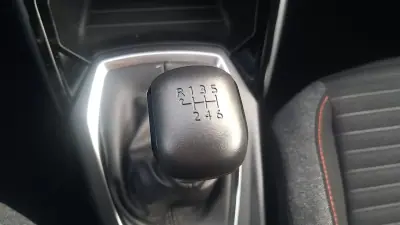 Peugeot 2008 2023 - 18250 EUR, 30000 km - AUTO.MOTO.pt - 30000km - foto 17 de 44