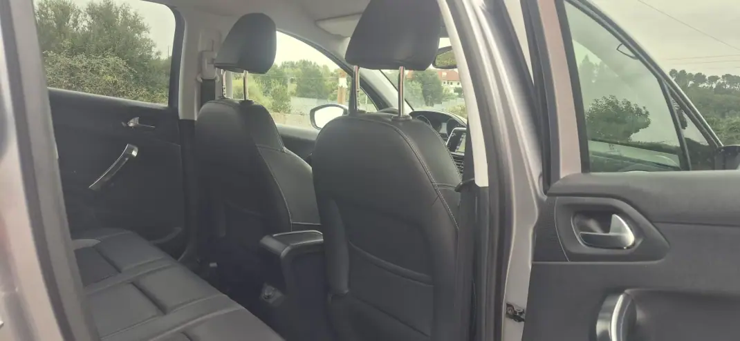 Peugeot 2008 2015 - 10750 EUR, 51000 km - 51000km - foto 22 de 26