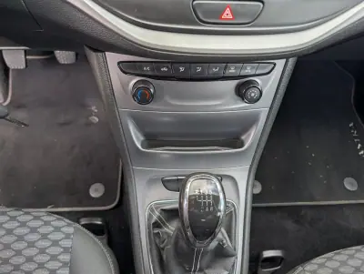 Opel Astra Sports Tourer 2018 - 6950 EUR, 251900 km - 251900km - foto 18 de 21