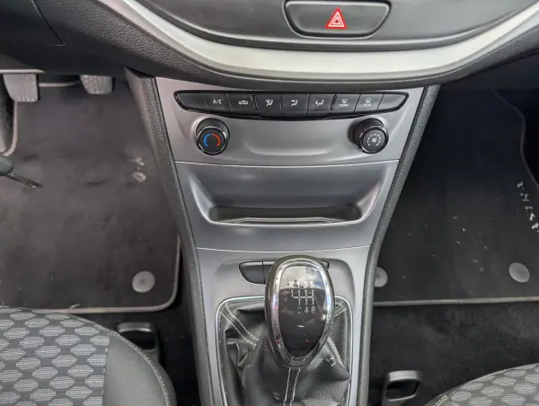 Opel Astra Sports Tourer 2018 - 6950 EUR, 251900 km - 251900km - foto 18 de 21