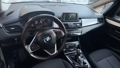 BMW 216 Gran Tourer 2019 - 15900 EUR, 99700 km - AUTO.MOTO.pt - 99700km - foto 9 de 12