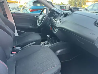 SEAT Ibiza 2014 - 11500 EUR, 93000 km - AUTO.MOTO.pt - 93000km - foto 15 de 41