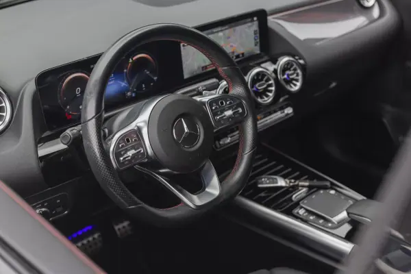 Mercedes-Benz GLA 180 2021 - 41900 EUR, 54000 km - AUTO.MOTO.pt - 54000km - foto 10 de 29