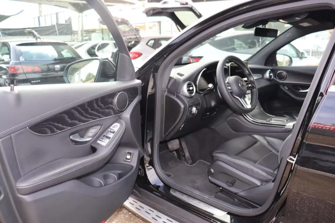 Mercedes-Benz 200 2020 - 54990 EUR, 120000 km - AUTO.MOTO.pt - 120000km - foto 4 de 20