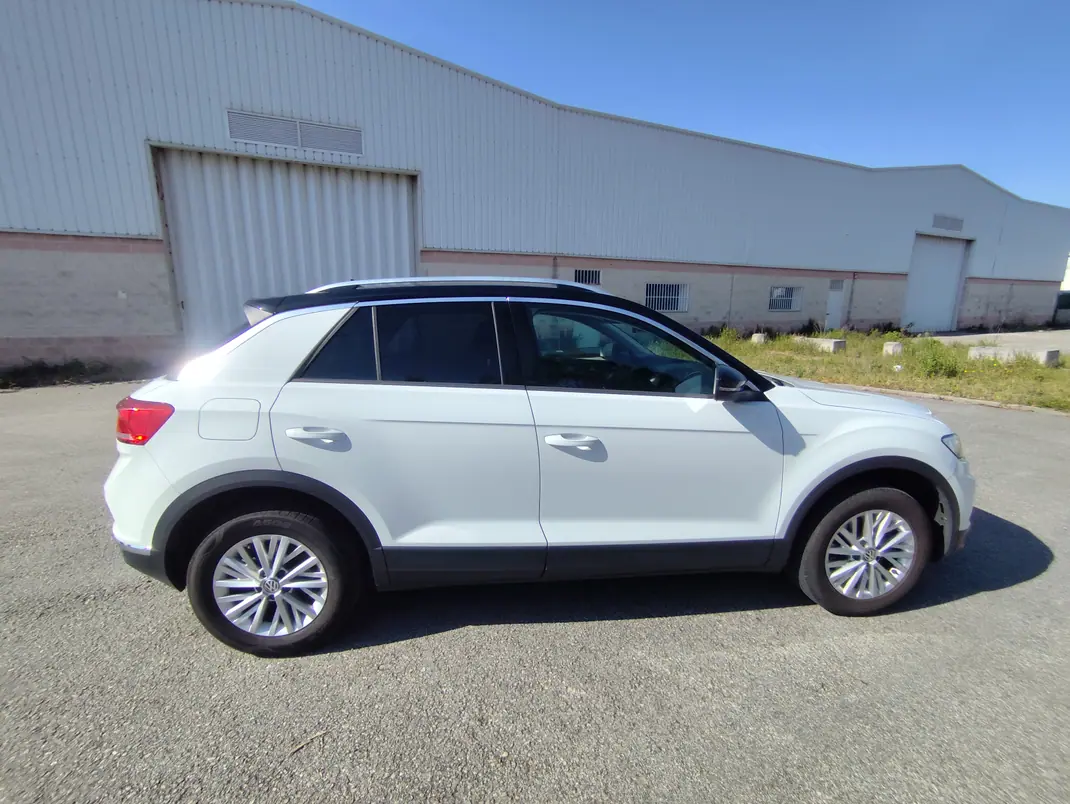 Volkswagen T-Roc 2020 - 19600 EUR, 124 km - AUTO.MOTO.pt - 124km - foto 10 de 12