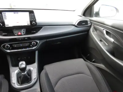 Hyundai i30 2019 - 14990 EUR, 108000 km - 108000km - foto 36 de 42