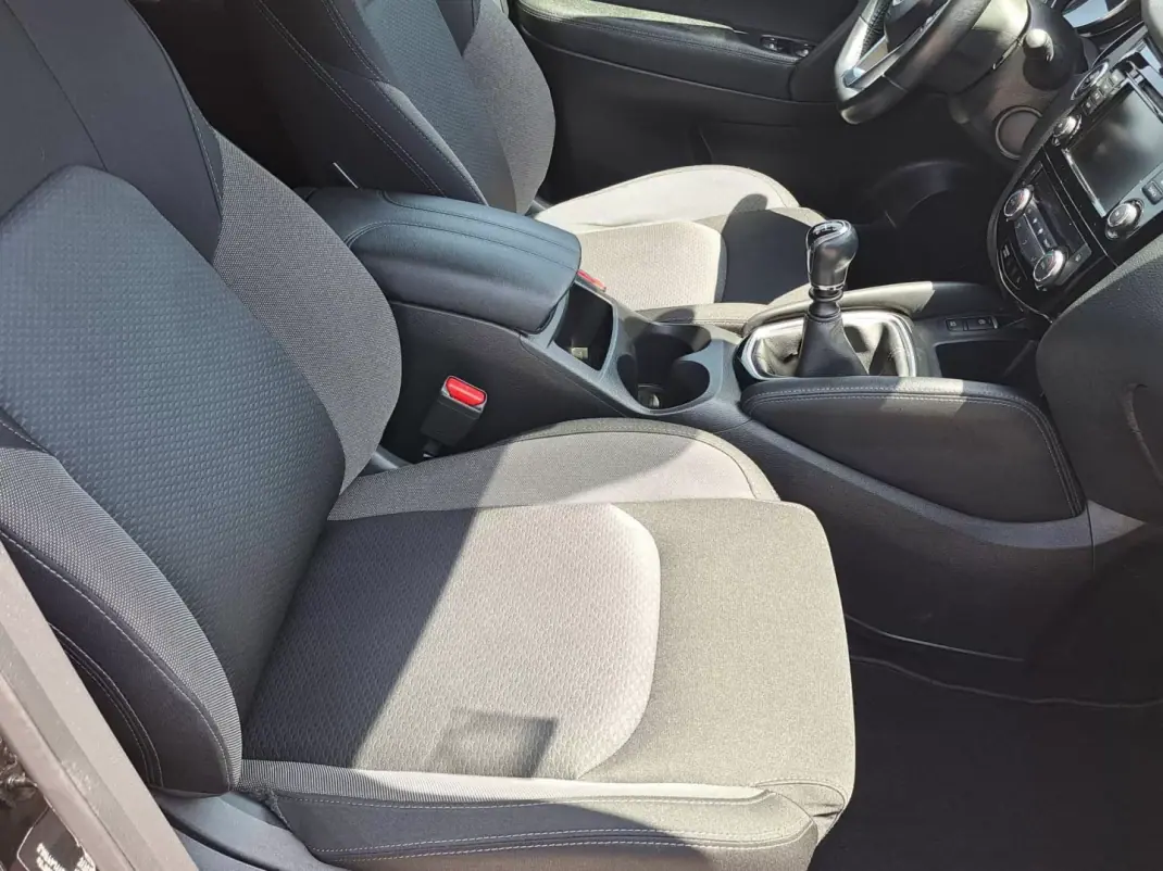 Nissan Qashqai 2019 - 18750 EUR, 92563 km - 92563km - foto 21 de 50