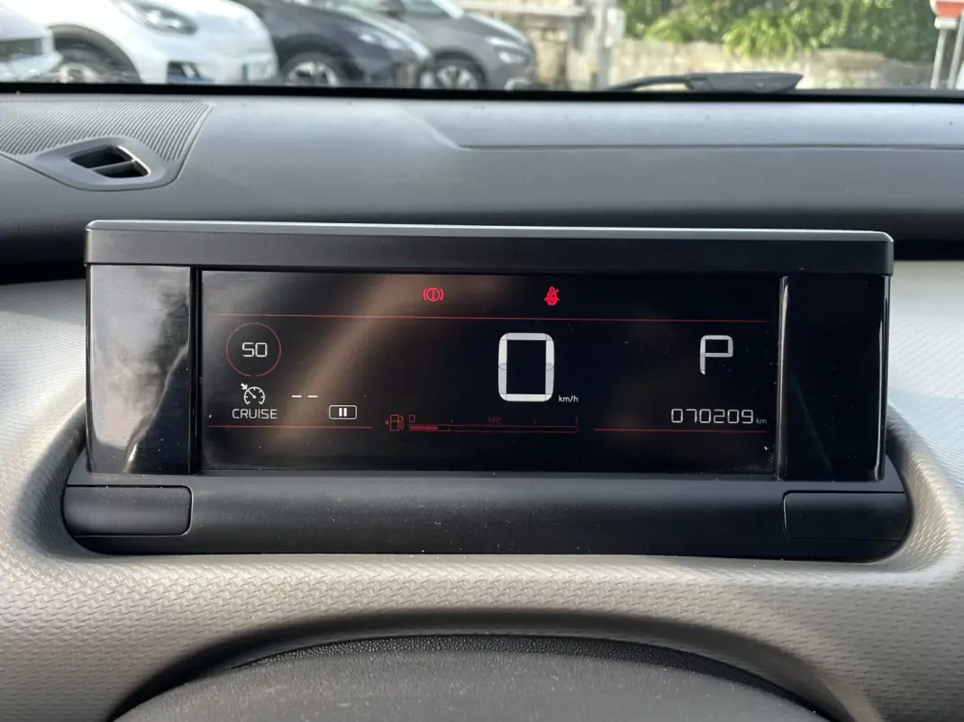 Citroën C4 Cactus 2019 - 12995 EUR, 70182 km - AUTO.MOTO.pt - 70182km - foto 20 de 37