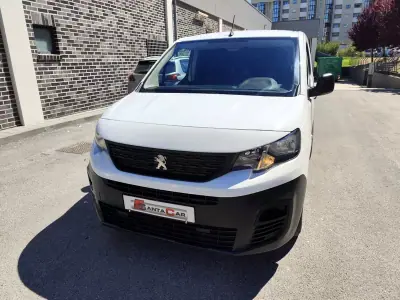 Peugeot Partner 1.6 HDI , 3 Lug. , Iva Dedutivel 2019 - 12480 EUR, 131000 km - AUTO.MOTO.pt - 131000km - foto 5 de 29