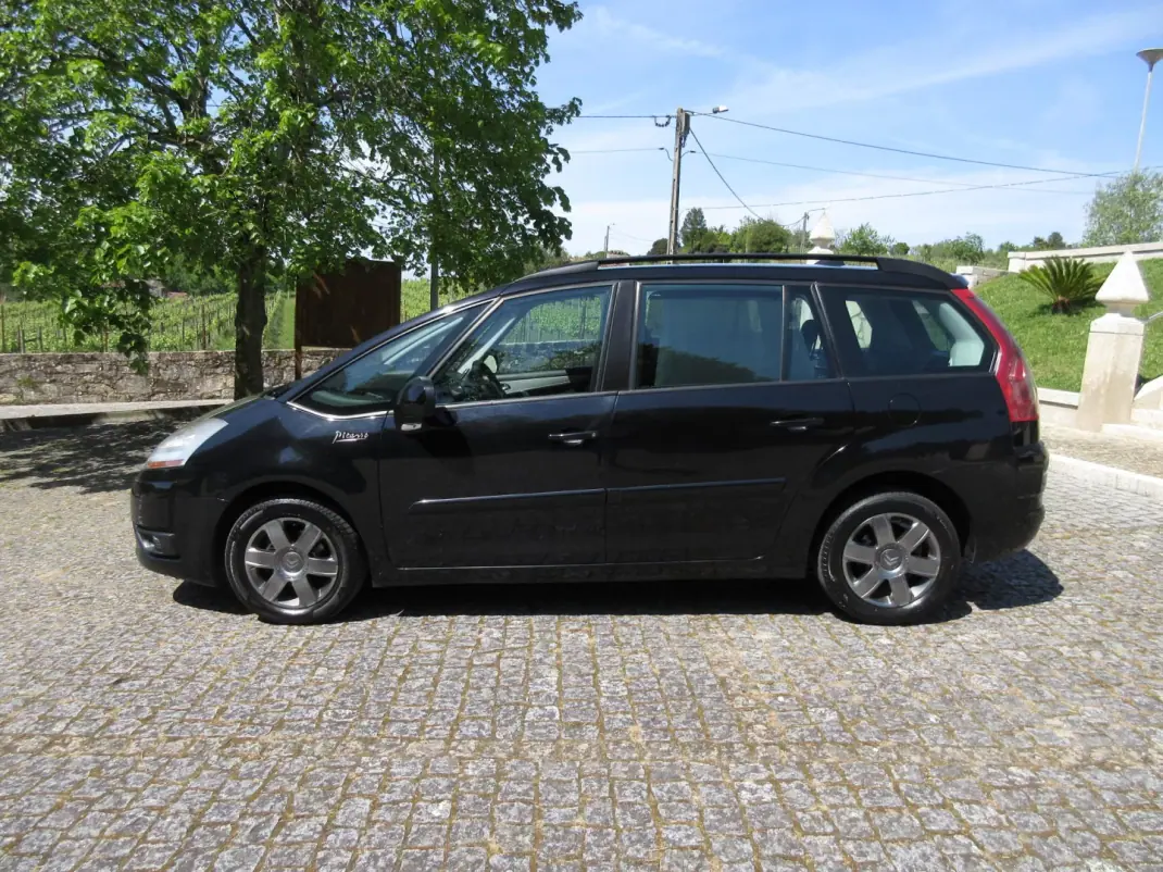 Citroën C4 Grand Picasso 2010 - 3490 EUR, 330000 km - AUTO.MOTO.pt - 330000km - foto 5 de 40