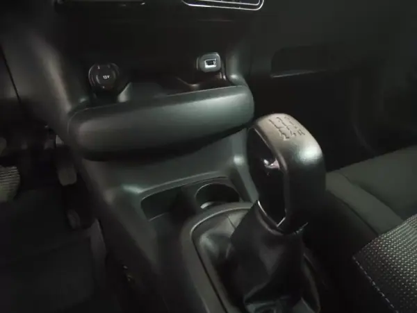 Citroën C4 Cactus 2015 - 14800 EUR, 158000 km - AUTO.MOTO.pt - 158000km - foto 18 de 19