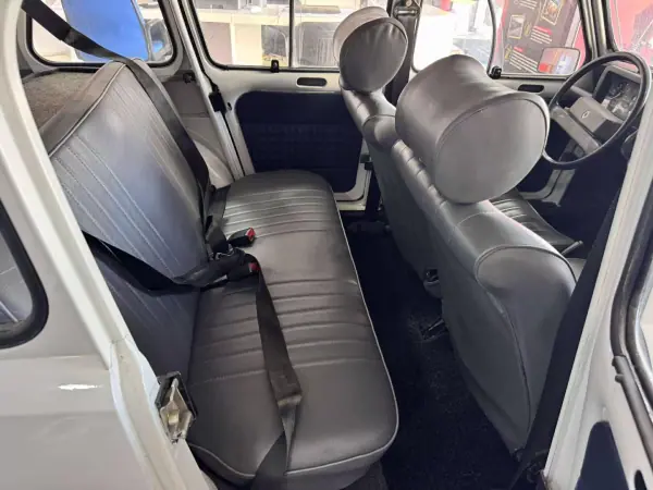 Renault 4 1992 - 5500 EUR, 144000 km - AUTO.MOTO.pt - 144000km - foto 13 de 15