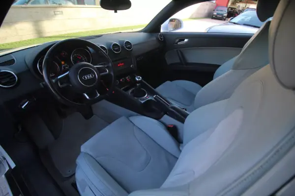 Audi TT Coupé 2014 - 15990 EUR, 211300 km - AUTO.MOTO.pt - 211300km - foto 15 de 22