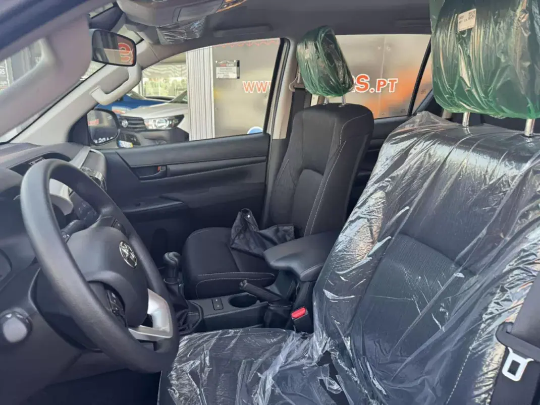 Toyota Hilux 2025 - 64900 EUR, 34 km - AUTO.MOTO.pt - 34km - foto 3 de 29