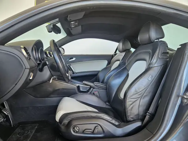 Audi TT Coupé 2008 - 12750 EUR, 227000 km - AUTO.MOTO.pt - 227000km - foto 7 de 8