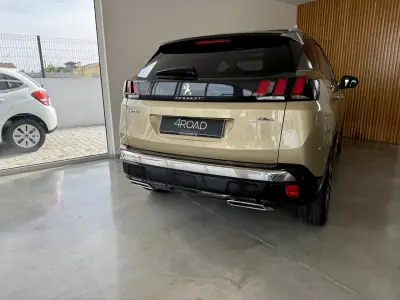 Peugeot 3008 2017 - 18500 EUR, 155000 km - AUTO.MOTO.pt - 155000km - foto 18 de 112