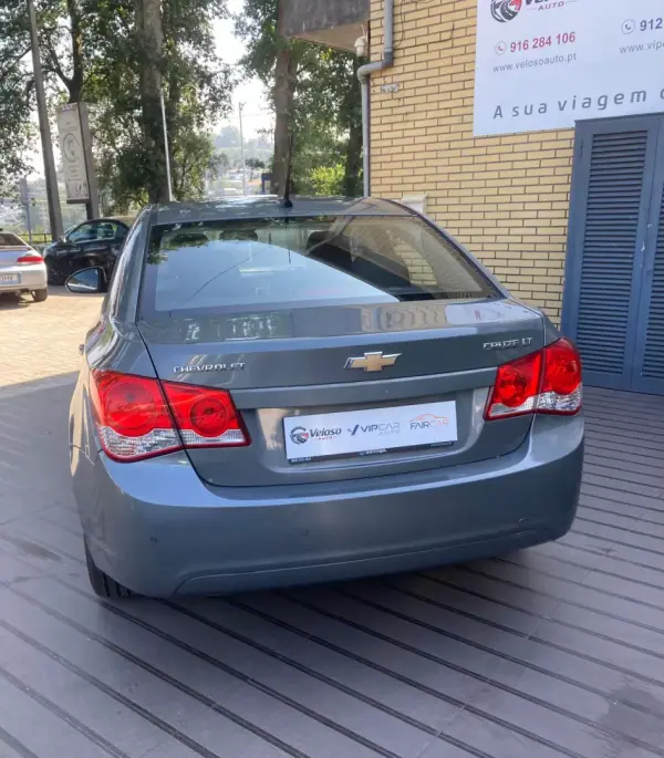 Chevrolet Cruze 2011 - 7300 EUR, 183000 km - AUTO.MOTO.pt - 183000km - foto 7 de 19