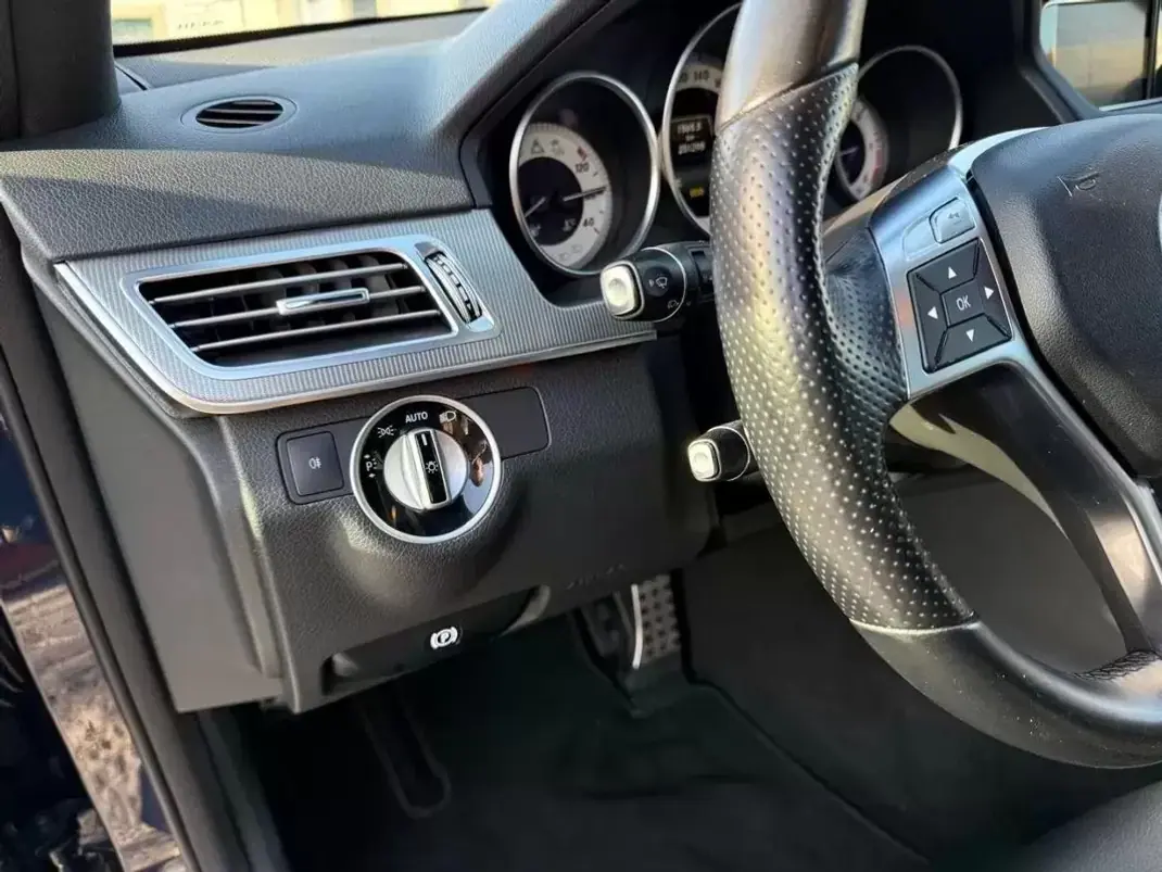 Mercedes-Benz E 250 2014 - 17999 EUR, 250000 km - AUTO.MOTO.pt - 250000km - foto 17 de 27