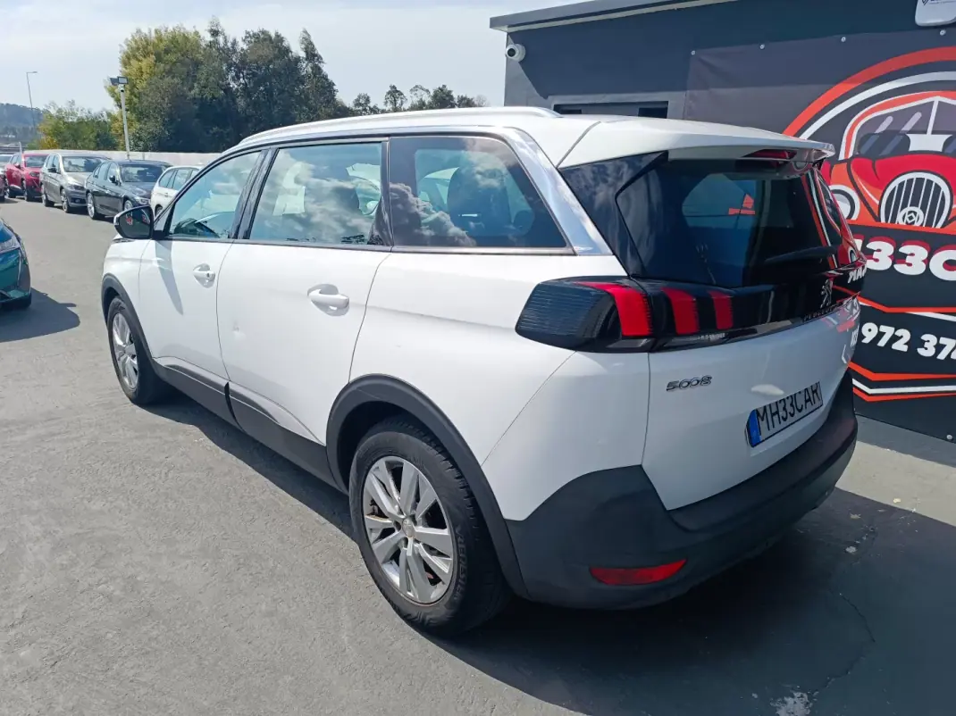 Peugeot 5008 2019 - 14900 EUR, 203649 km - AUTO.MOTO.pt - 203649km - foto 6 de 34