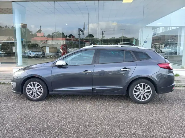 Renault Mégane Sport Tourer 2014 - 8500 EUR, 211200 km - AUTO.MOTO.pt - 211200km - foto 8 de 23