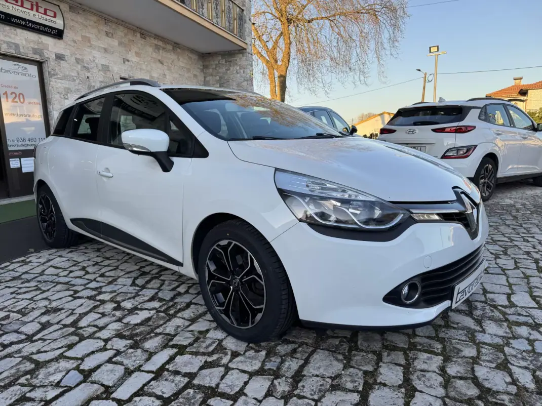 Renault Clio Sport Tourer 2016 - 10500 EUR, 138000 km - AUTO.MOTO.pt - 138000km - foto 2 de 37