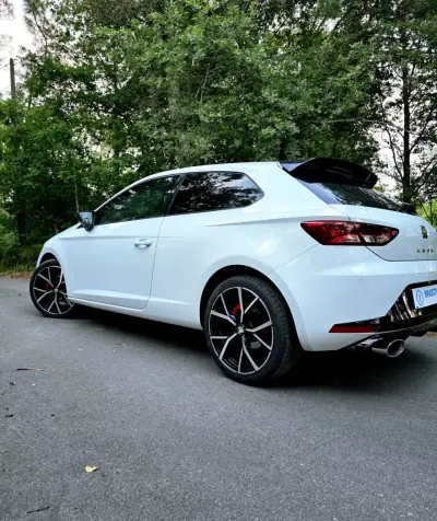 SEAT Leon 2013 - 13990 EUR, 167000 km - AUTO.MOTO.pt - 167000km - foto 9 de 27