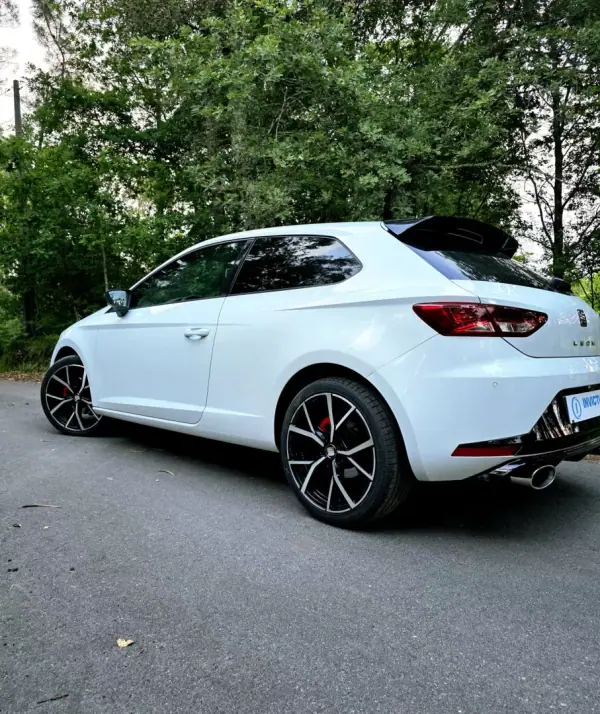 SEAT Leon 2013 - 13990 EUR, 167000 km - AUTO.MOTO.pt - 167000km - foto 9 de 27