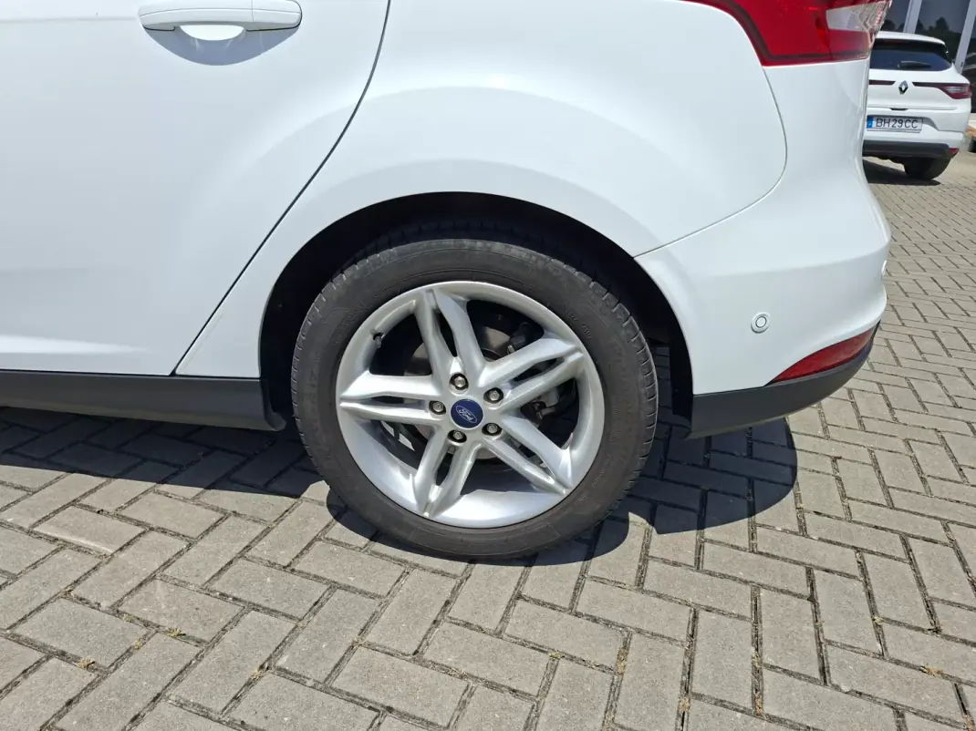 Ford Focus 2017 - 11500 EUR, 55000 km - AUTO.MOTO.pt - 55000km - foto 9 de 32
